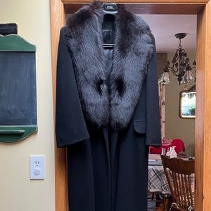 Saks Fifth Avenue Regency Cashmere Coat womens size 6